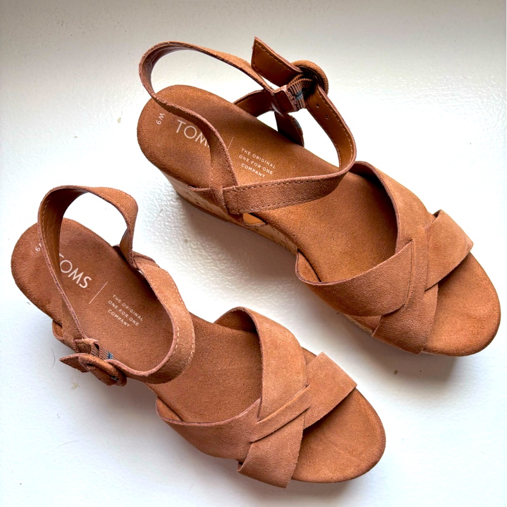 TOMS platform sandal